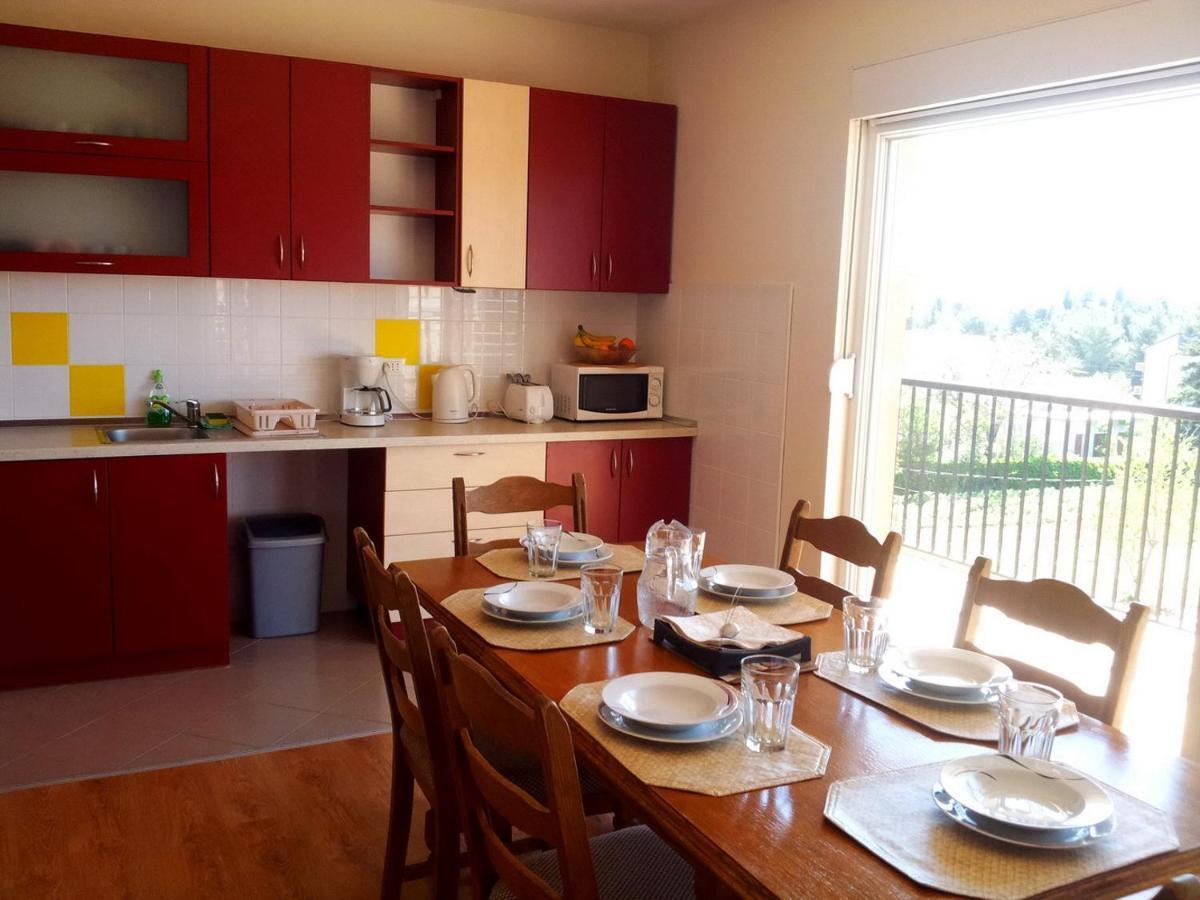 Apartment Maria - Comfortable Kaštela Buitenkant foto