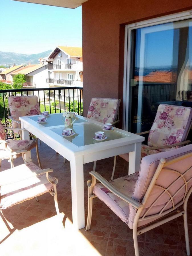 Apartment Maria - Comfortable Kaštela Buitenkant foto